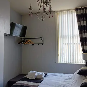the-rimini.hotelsin-chester.com/