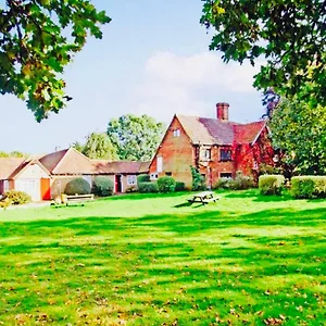 Oldlands Farmhouse Gatwick Homestay